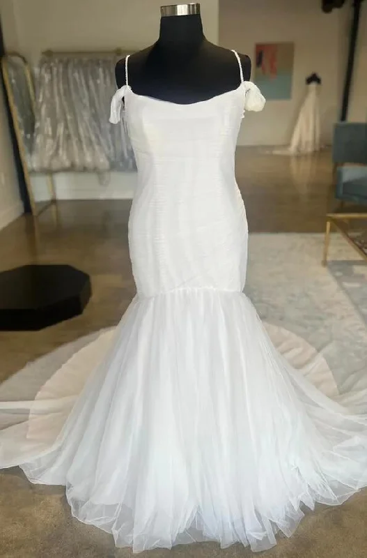 Cold-Shoulder Trumpet Mermaid Wedding Dress