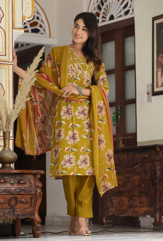 Premium quality Cotton printed kurti with hand work with cotton dyed pant and full size cotton printed dupatta